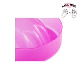 Bol de trempage pour les ongles avec forme des doitgs. Couleur rose et zoom sur le fond du bol.